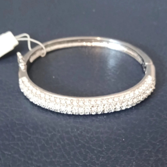 NWT Lia Sophia Glitterati Silver Toned 4 Row Rhinestone Hook Bangle Bracelet - Picture 1 of 6